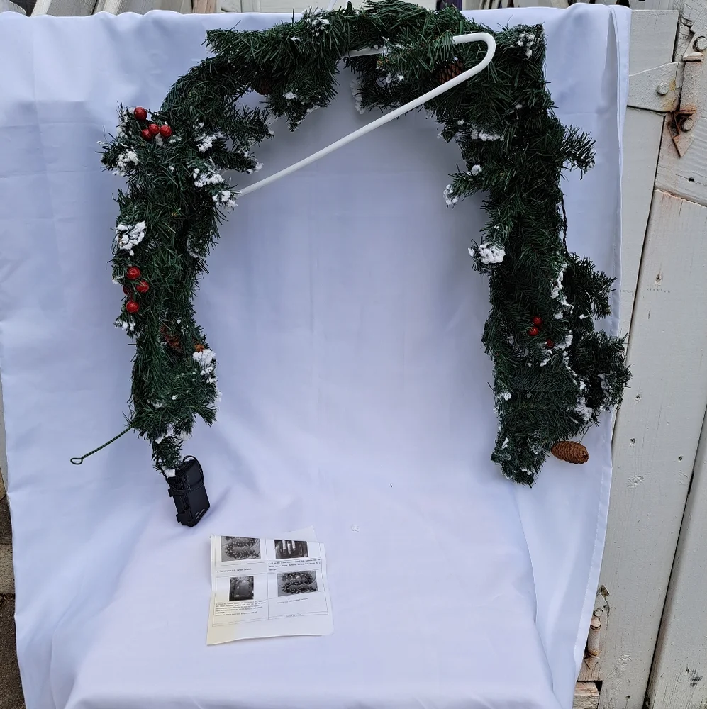 6ft pre lit Christmas Garland